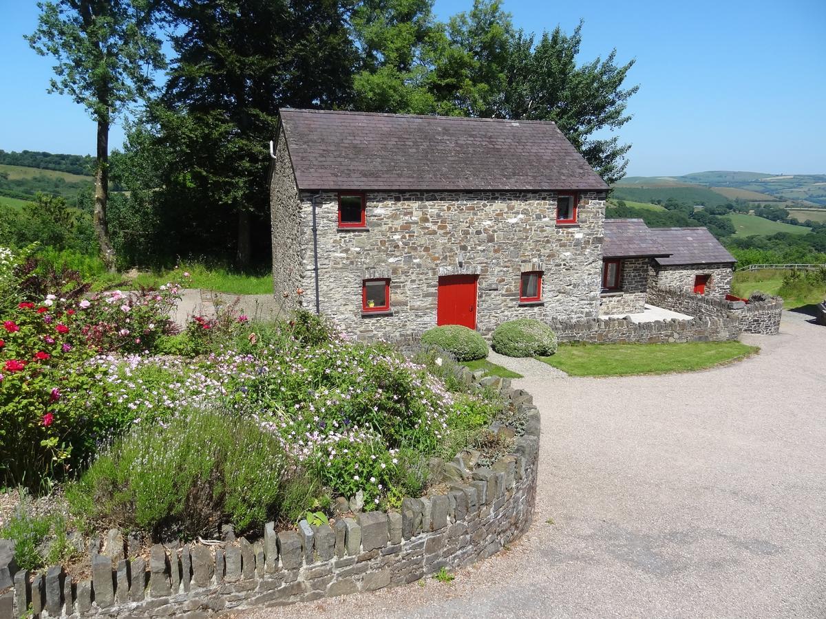 Treberfedd Farm Cottages And Cabins Λάμπετερ Εξωτερικό φωτογραφία